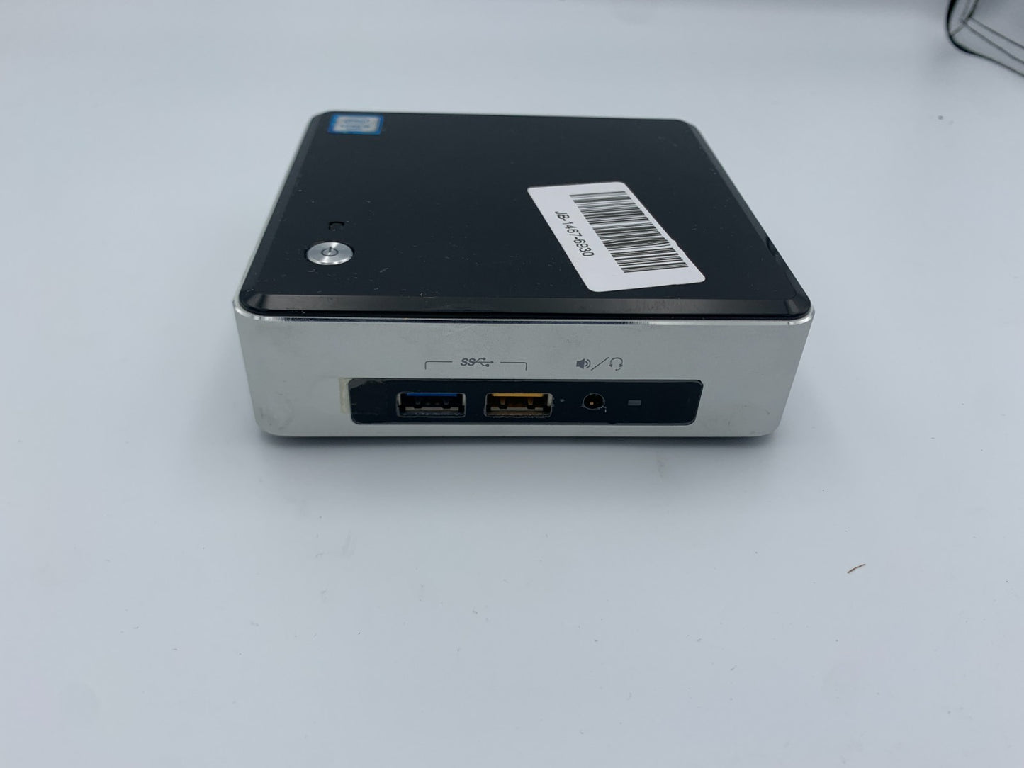 Intel NUC NUC6i5SYK i5-6260U 1.80GHz / 8GB / 256GB SSD