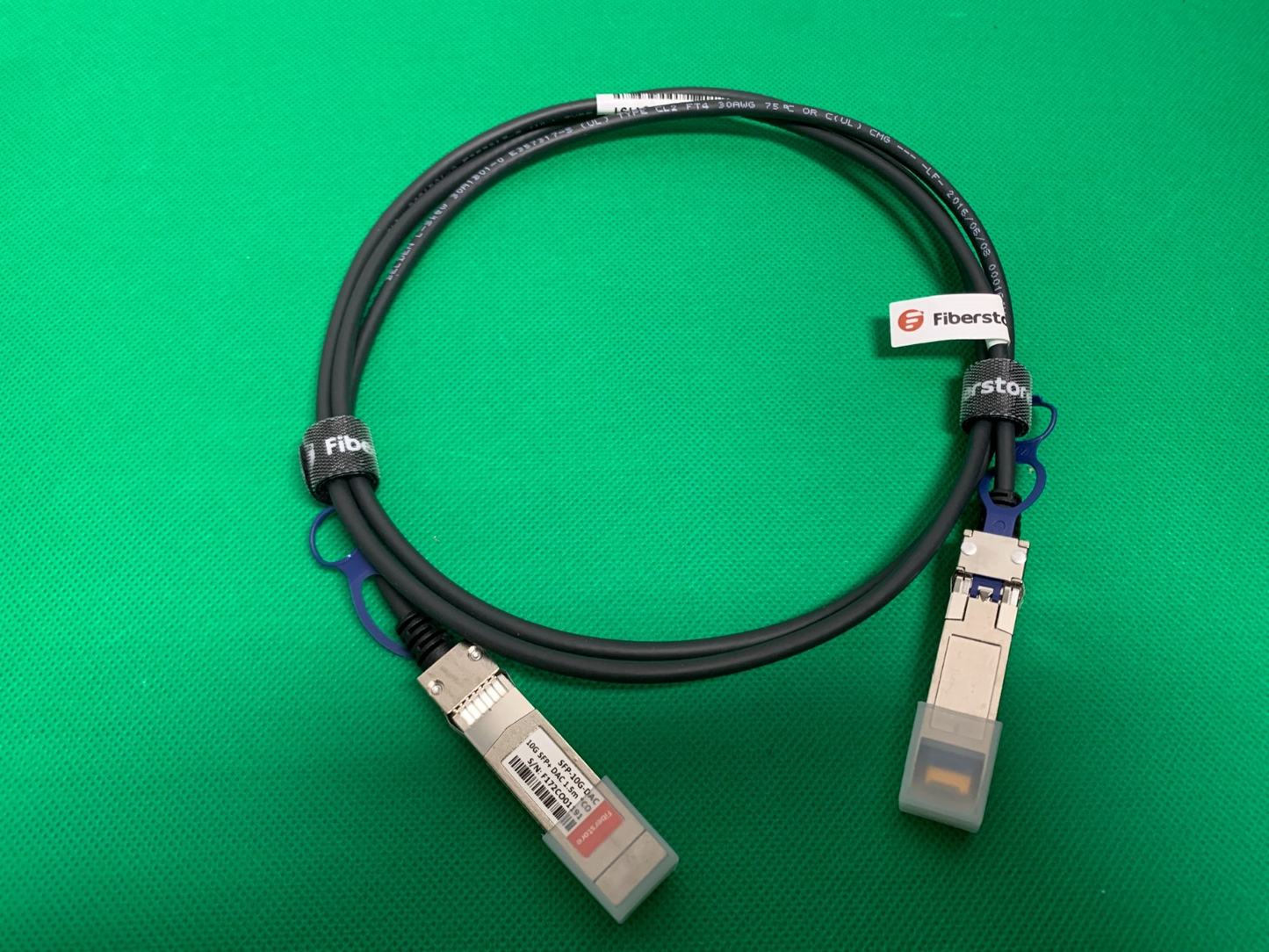 Fiberstore Direct Attach Cable 1.5m 10G SFP+ Passive Direct Attach Copper Twinax0