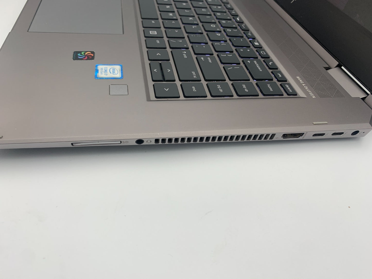 HP ZBook Studio X360 G5 i7-9750H 2.60GHz / 32GB / 1TB SSD 4GB Graphics1