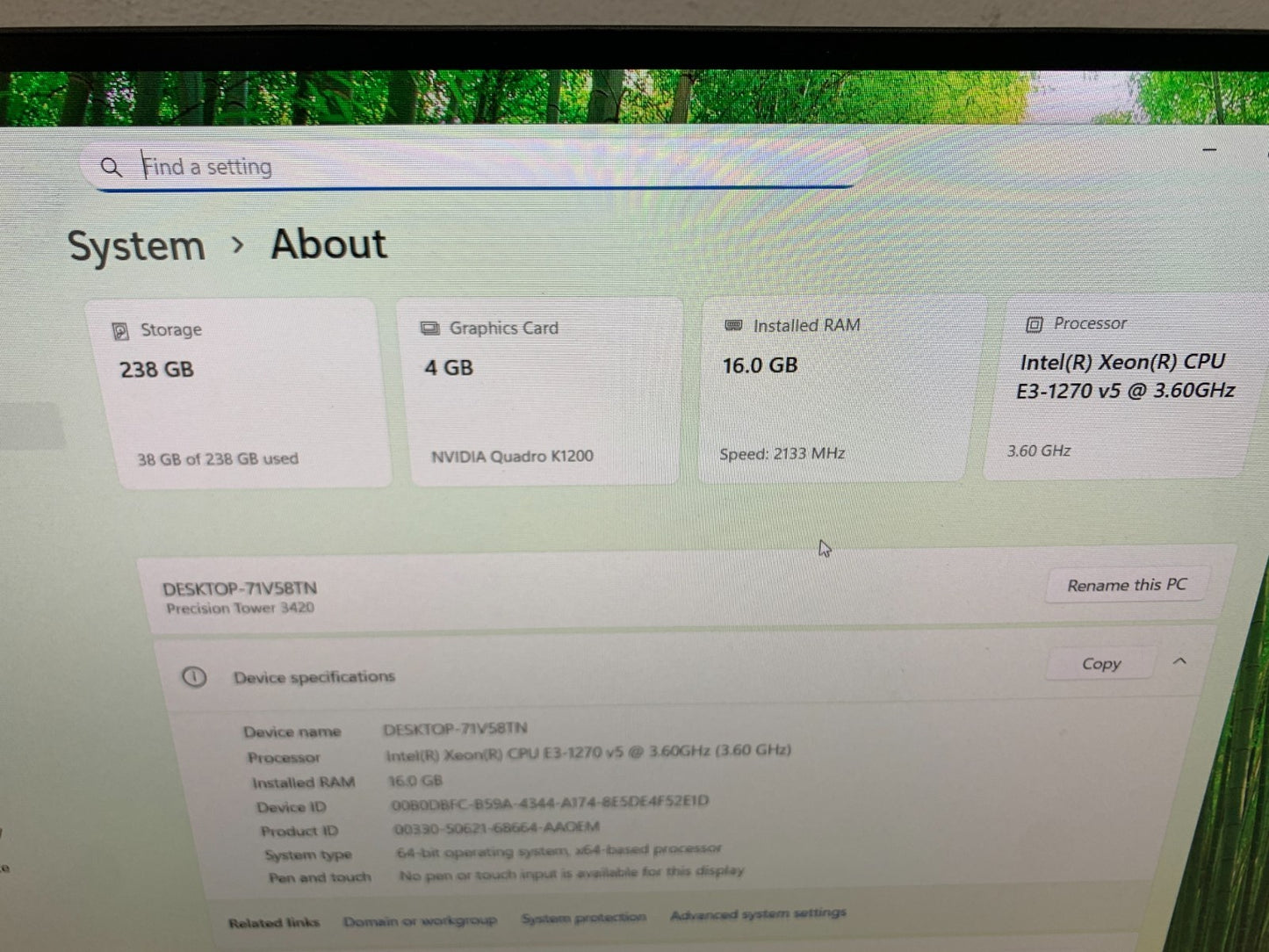 Dell Precision 3420 Xeon E3-1270 v5  3.60GHz / 16GB / 256GB SSD1
