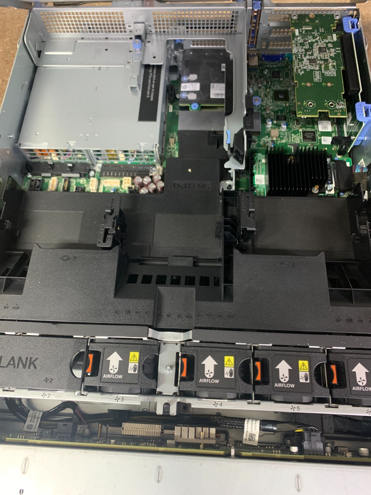 Dell EMC PowerEdge R740XD Xeon Bronze 3106 1.70GHz / 128GB Ram / 12x 8TB HDD4