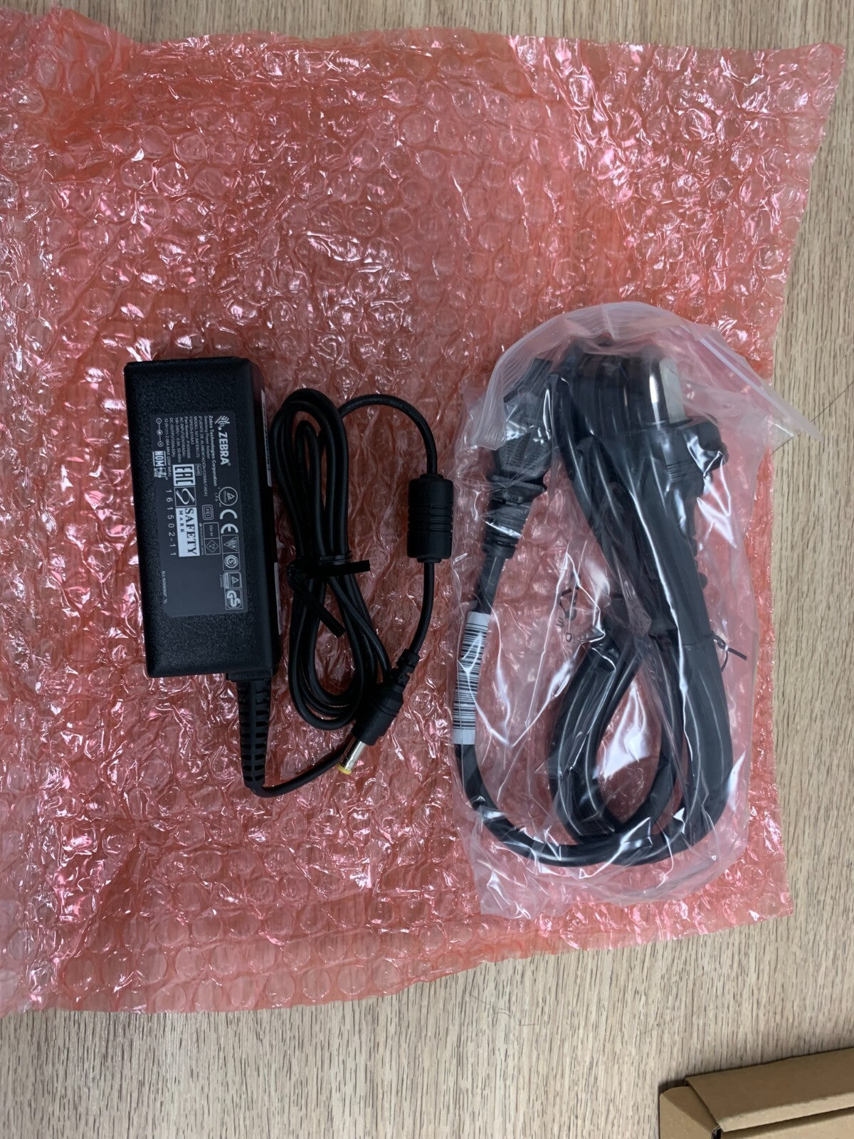 Zebra P1031365-043 Mobile AC Adapter for Qln / ZQ5 / ZQ6 Series Printer1