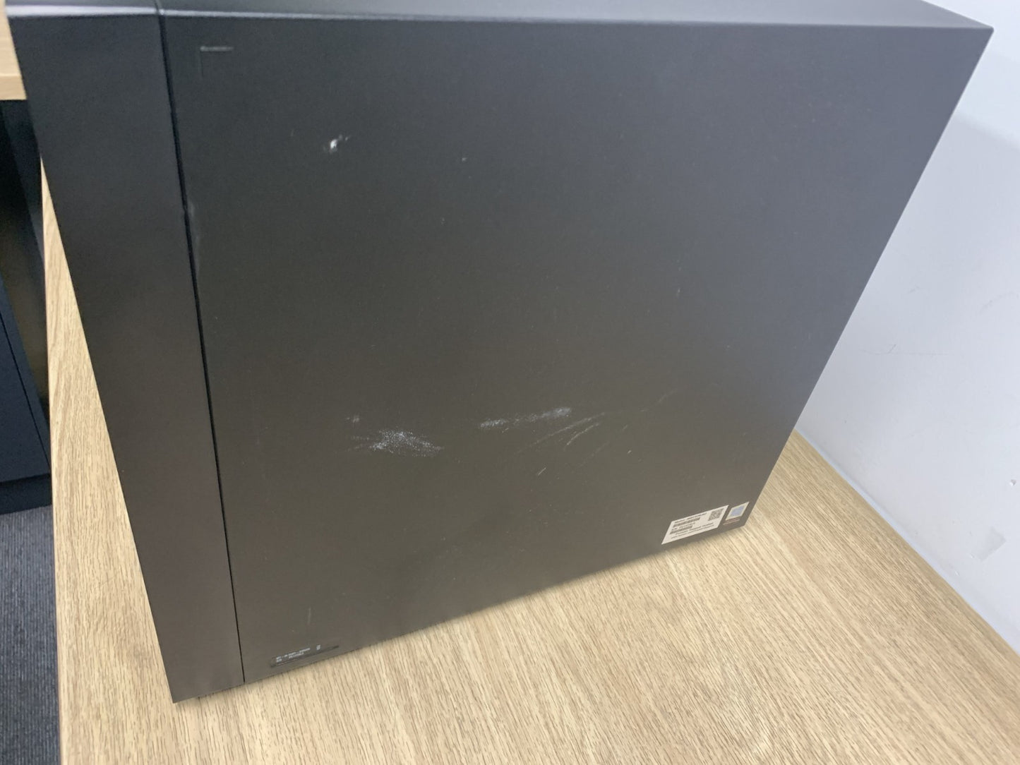 Lenovo ThinkStation P520c Xeon W-2123 3.60GHz / 32GB / 512GB SSD & 2x1TB HDD1