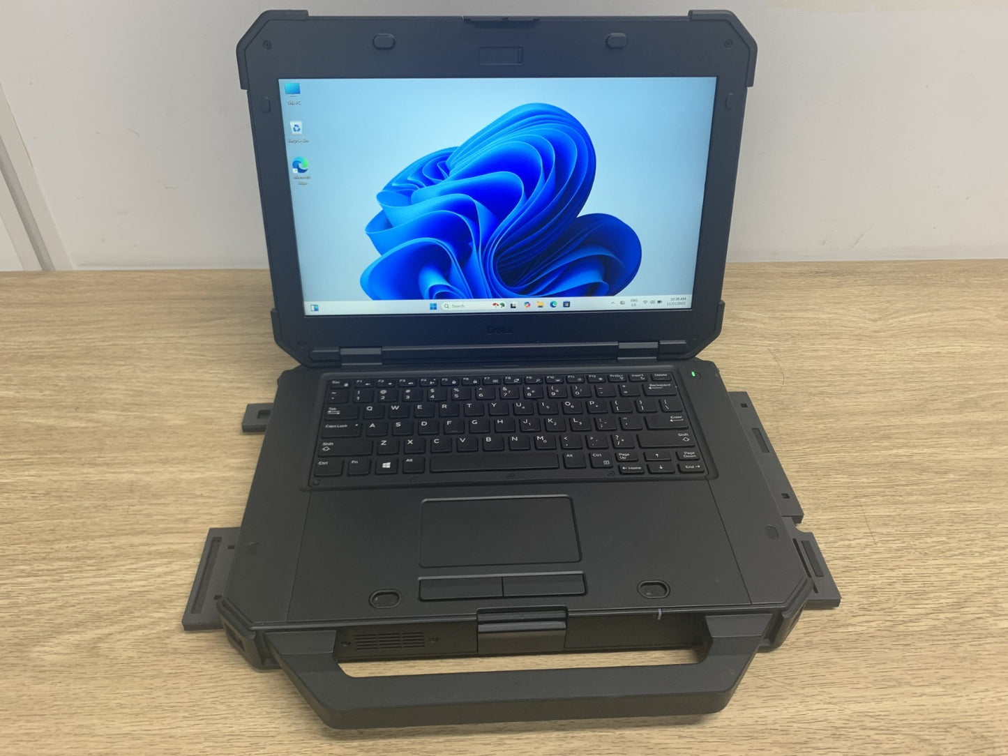 Dell Latitude 7424 Rugged Extreme i7-8650U 1.90GHz / 16GB Ram / 1TB SSD0