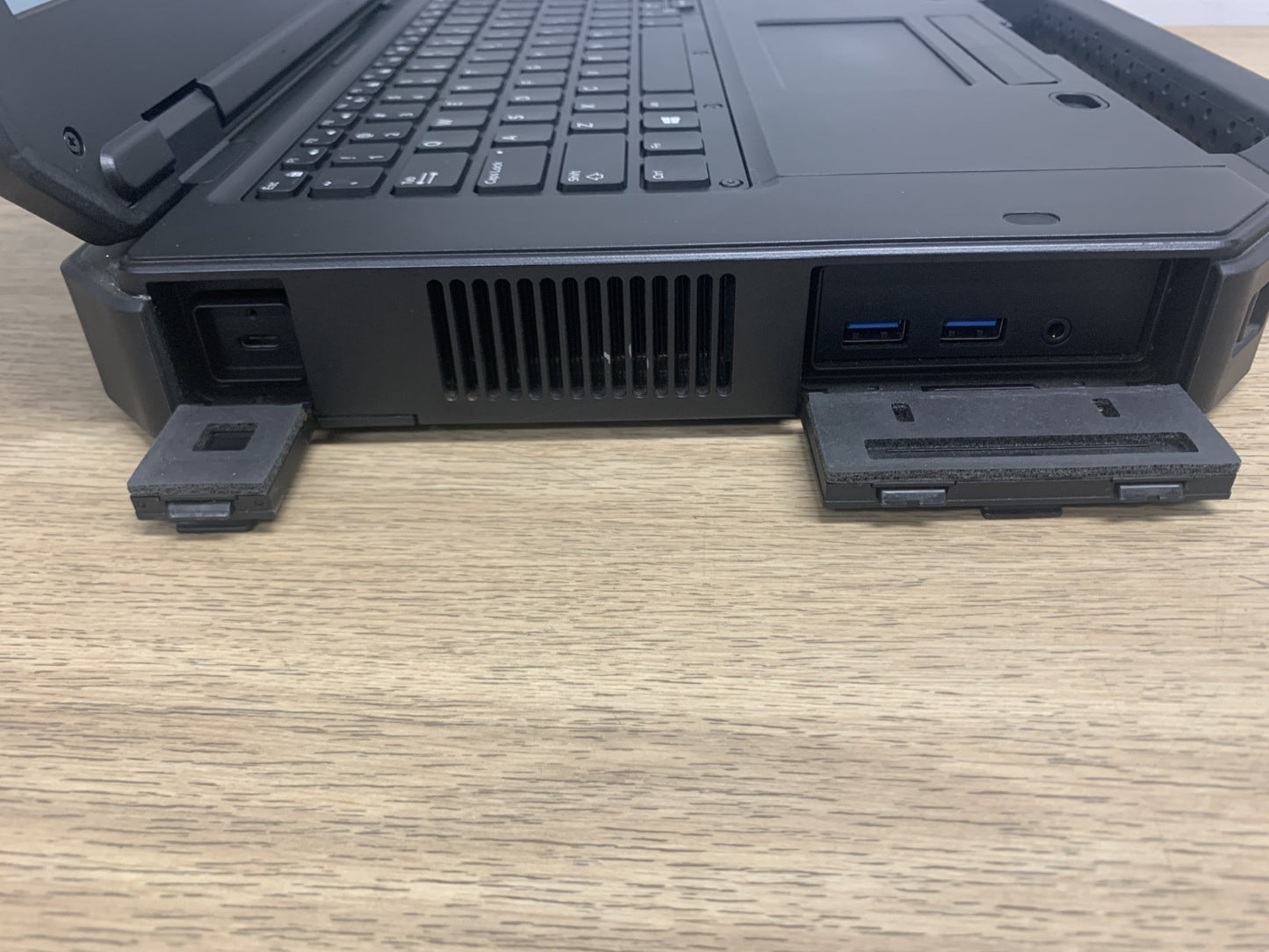 Dell Latitude 7424 Rugged Extreme i5-8350U 1.70GHz / 8GB Ram / 1TB SSD 4GB Grap3