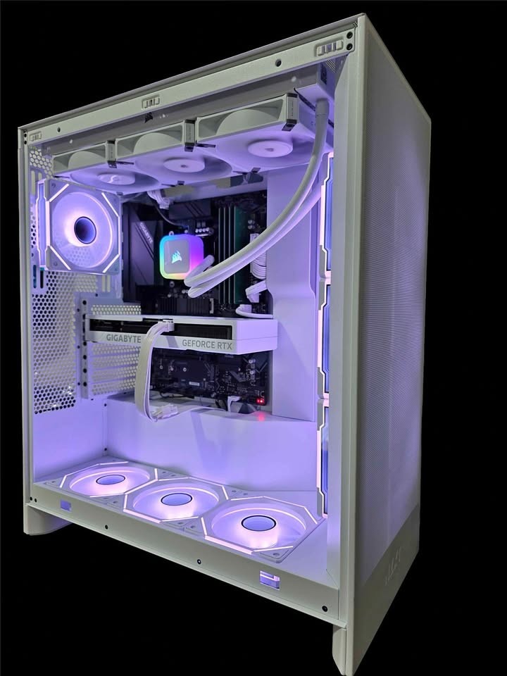 Gaming PC NZXT FLOW H7 - i7-11700K , iCUE 360mm AIO / 64GB RAM / 1TB Nvme SSD0