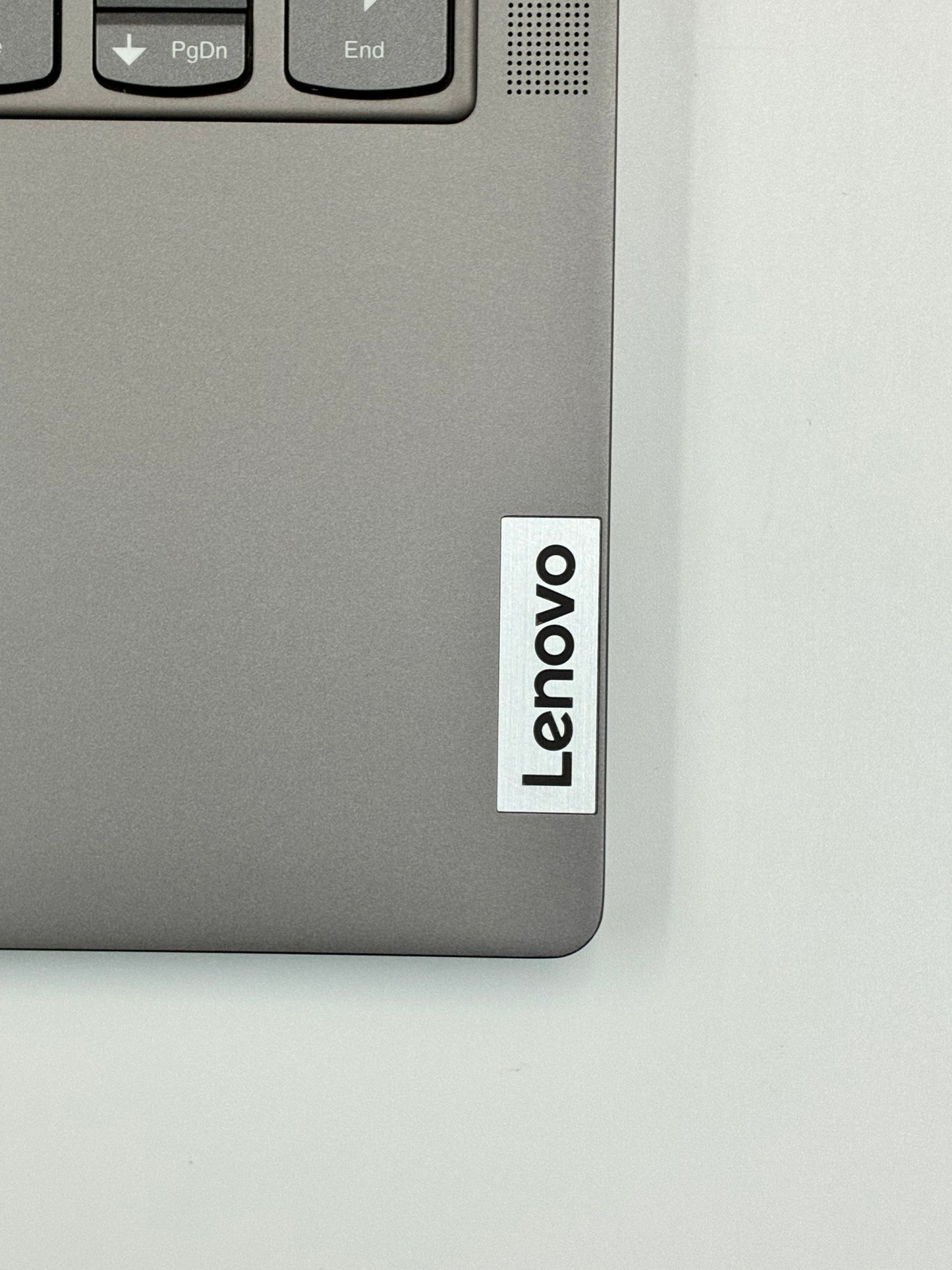 Lenovo Yoga Slim 6i Intel Core i7-13700H 16GB RAM 1TB SSD Win 11 Pro