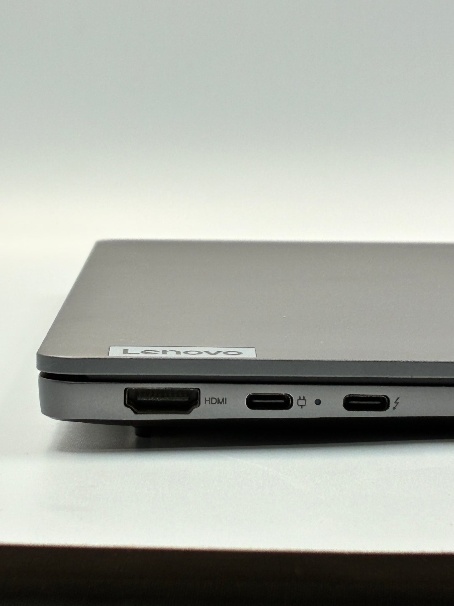 Lenovo Yoga Slim 6i Intel Core i7-13700H 16GB RAM 1TB SSD Win 11 Pro