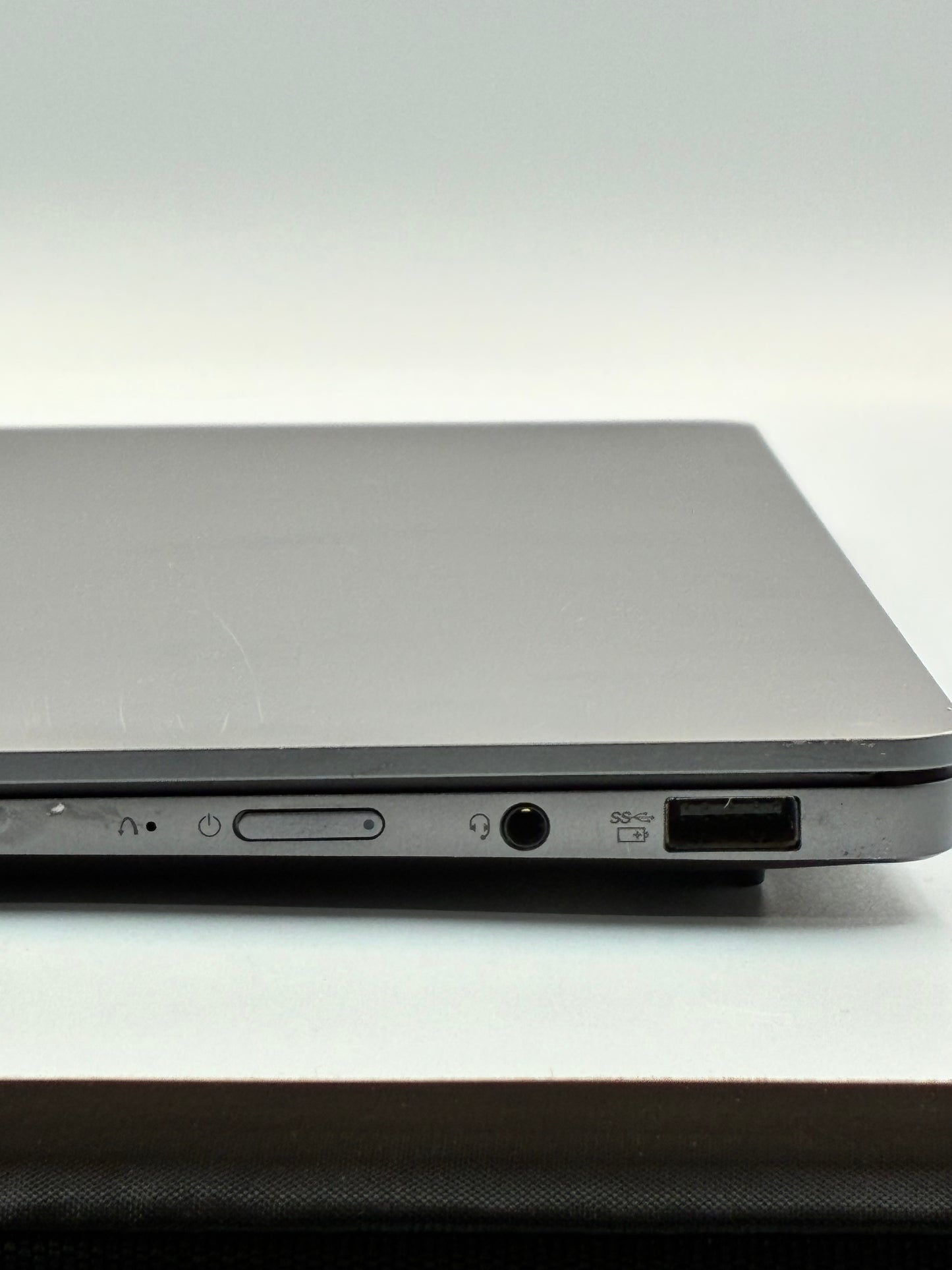 Lenovo Yoga Slim 6i Intel Core i7-13700H 16GB RAM 1TB SSD Win 11 Pro